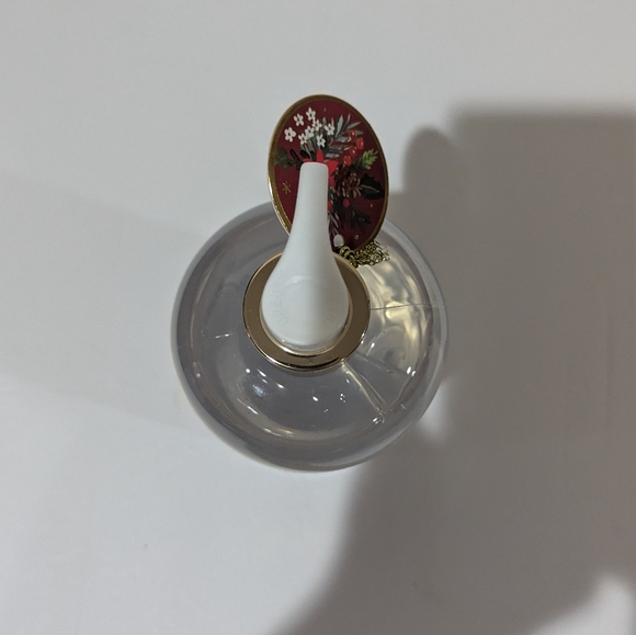 NEW Mia & Co. Frosted Holly, Hand Soap 24 oz - Picture 5 of 5